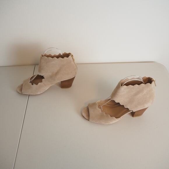Anthropologie Block Heel Peep Toe Scalloped Shoes Women's Size 8M Tan Suede - Picture 6 of 11